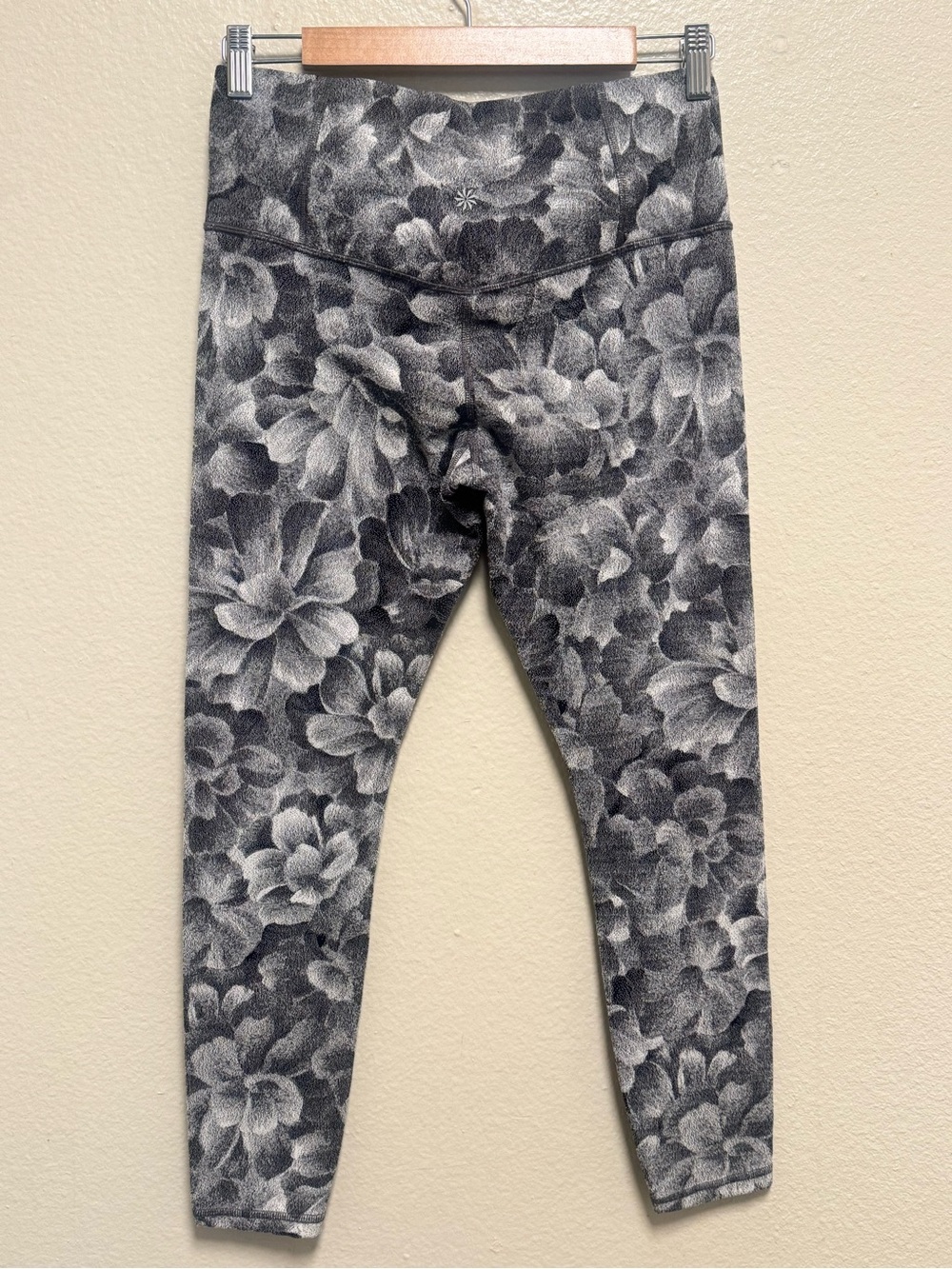 Athleta Elation  textured tight legging - Picture 3 of 5